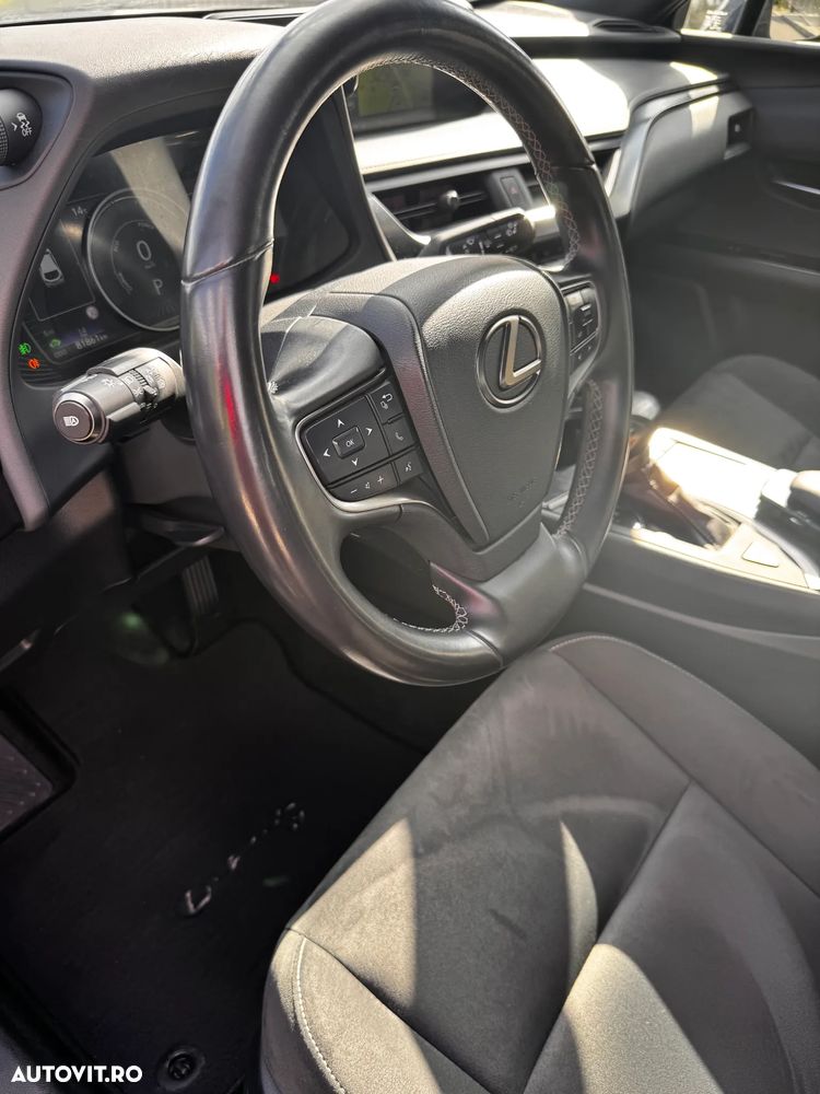 Lexus UX - 39