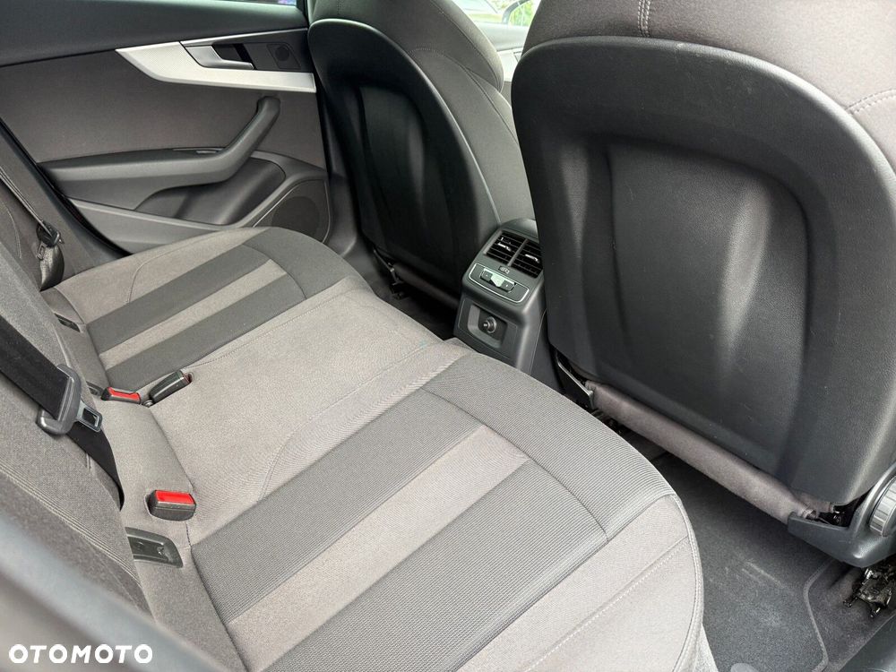 Audi A4 Avant 45 TFSI S tronic - 27