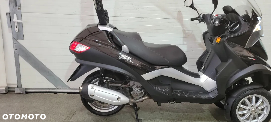 Piaggio MP-3 - 18