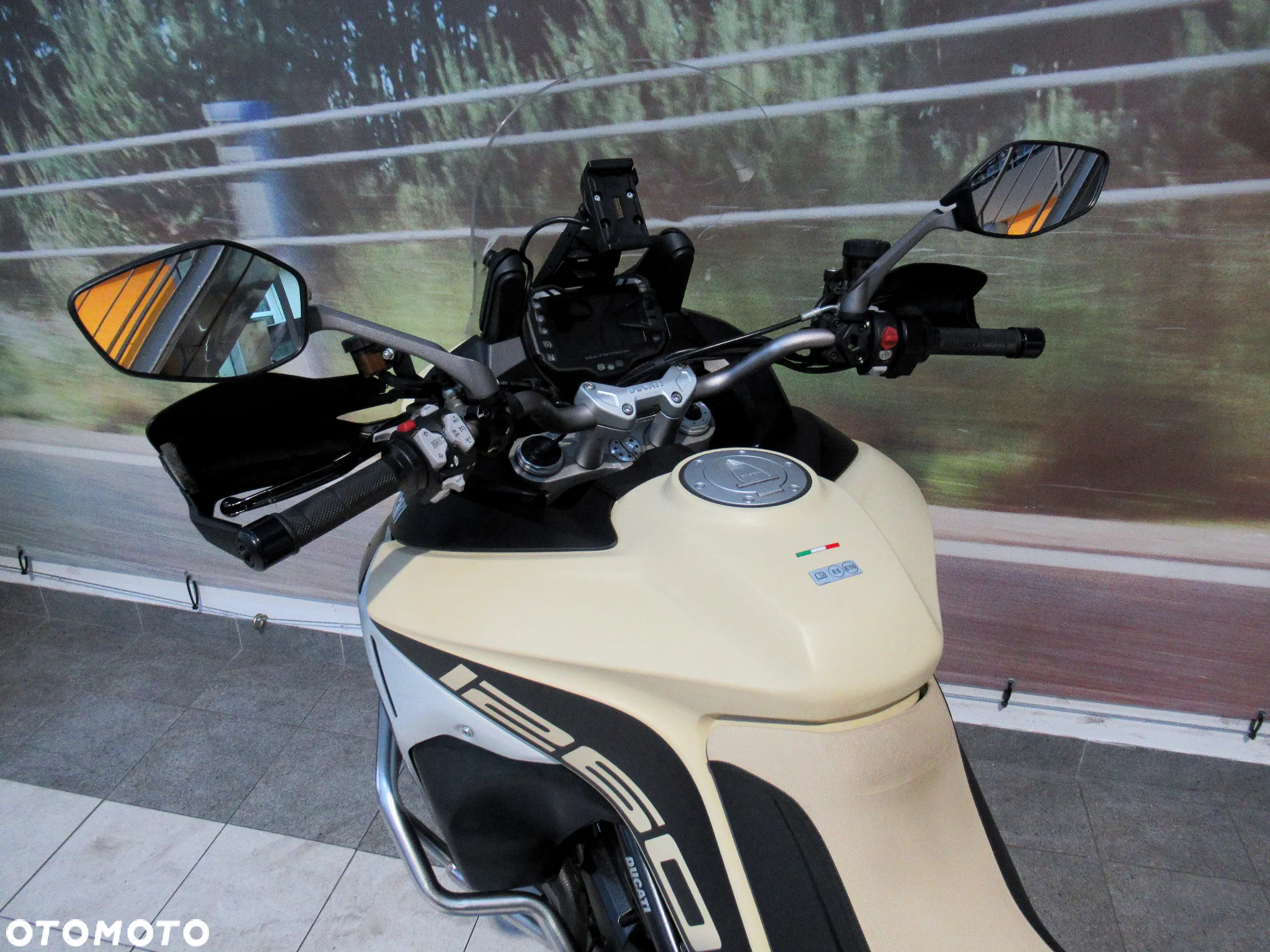 Ducati Multistrada - 10