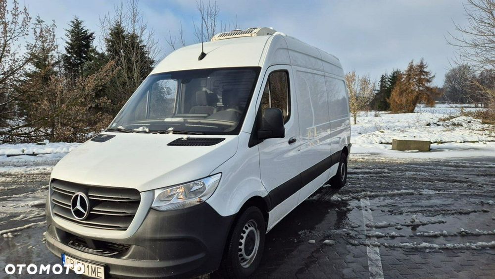 Mercedes-Benz Sprinter - 2