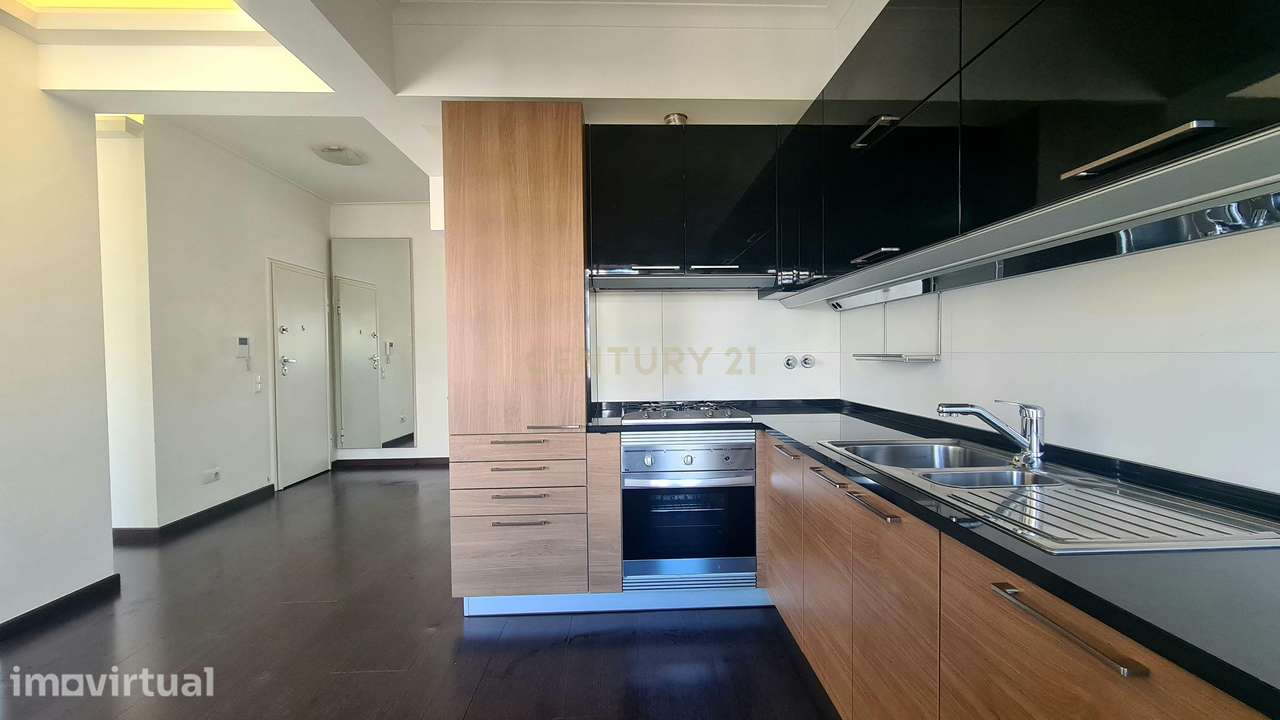 Apartamento Renovado T2 em Santa Clara, Lisboa - Grande imagem: 3/24