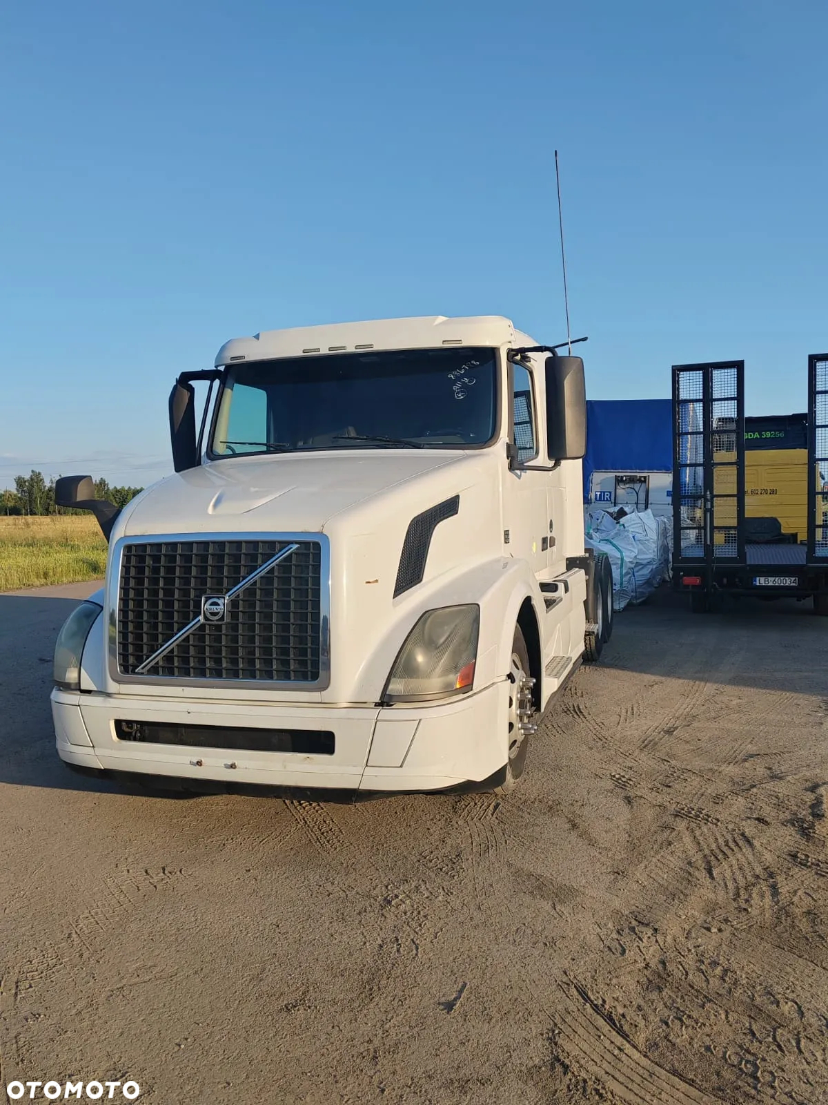 Volvo VNL - 2