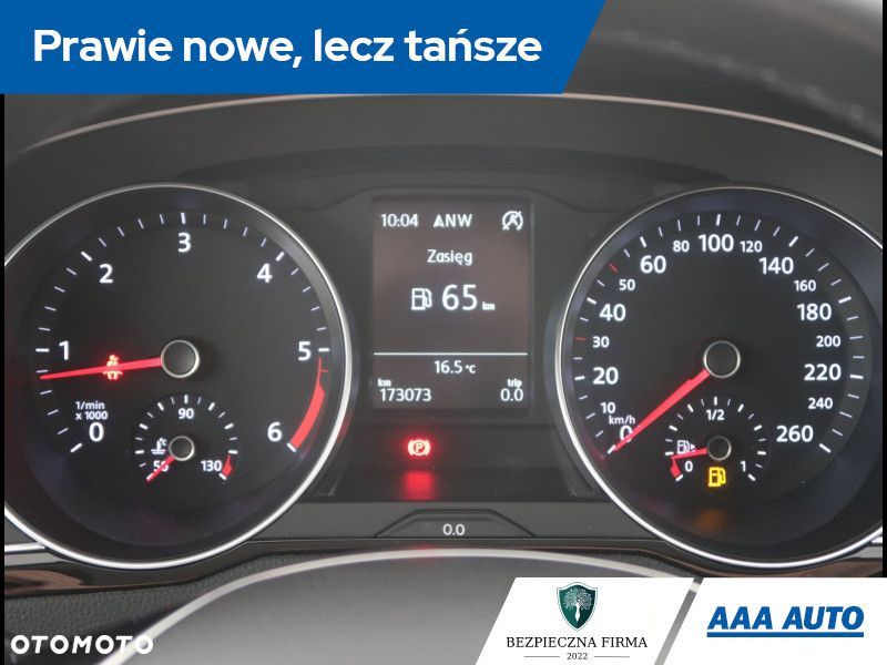 Volkswagen Passat - 12