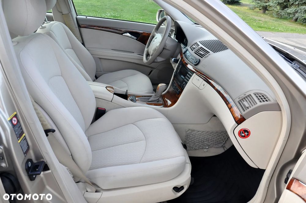 Mercedes-Benz Klasa E 320 Elegance - 28