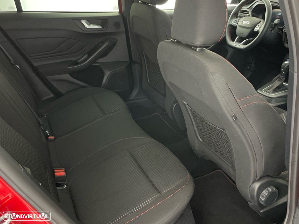 Ford Focus 1.0 EcoBoost MHEV ST-Line X Aut. - 24