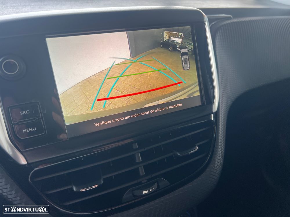 Peugeot 2008 1.2 PureTech Style - 16