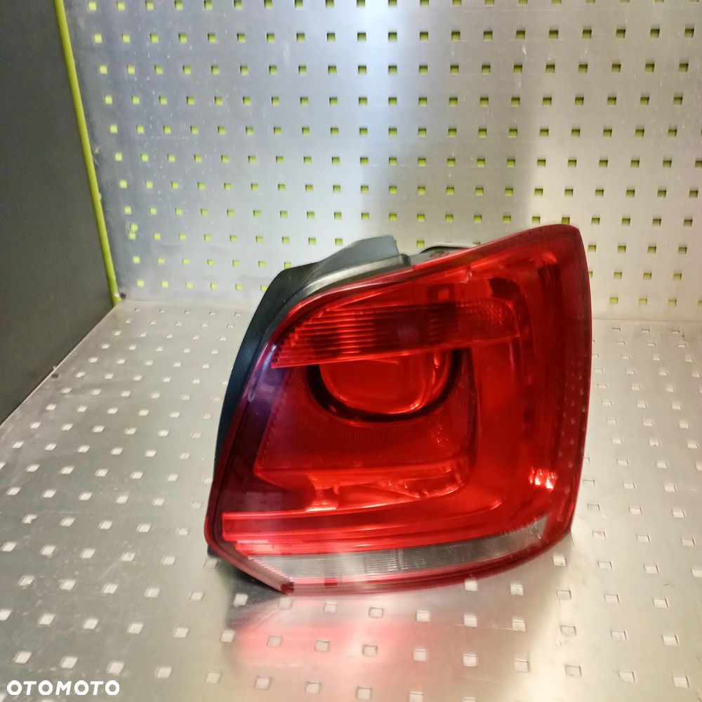 Lampa tylna prawa Polo 6R 6R0945096L - 1