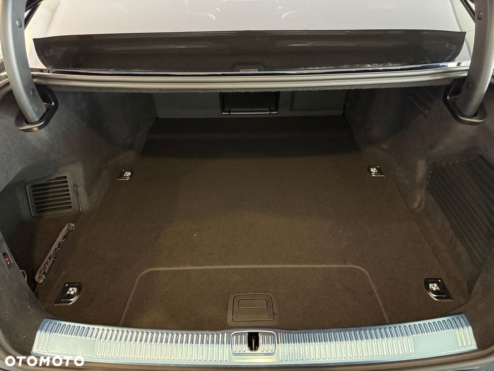 Audi A8 - 4