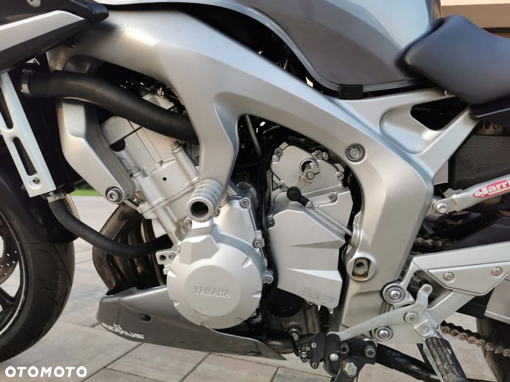 Yamaha FZ6 - 10