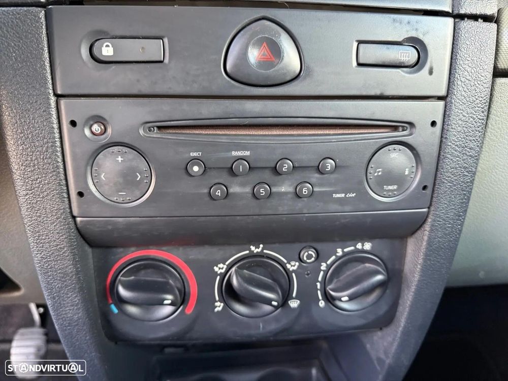 Renault Clio - 8