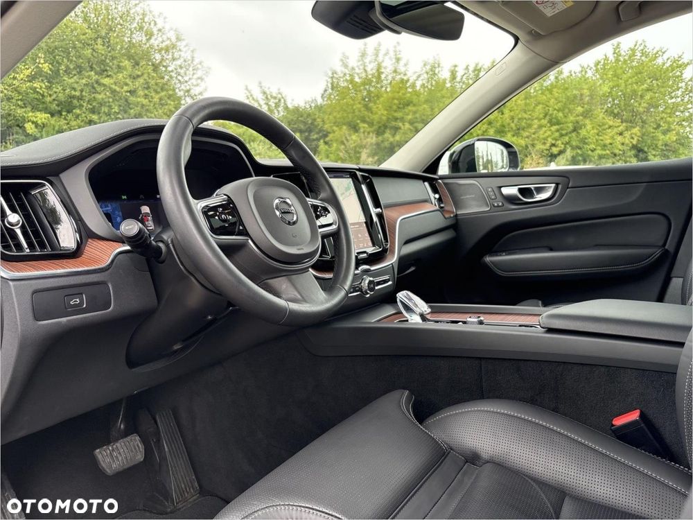 Volvo XC 60 B4 D AWD Ultimate Dark - 9
