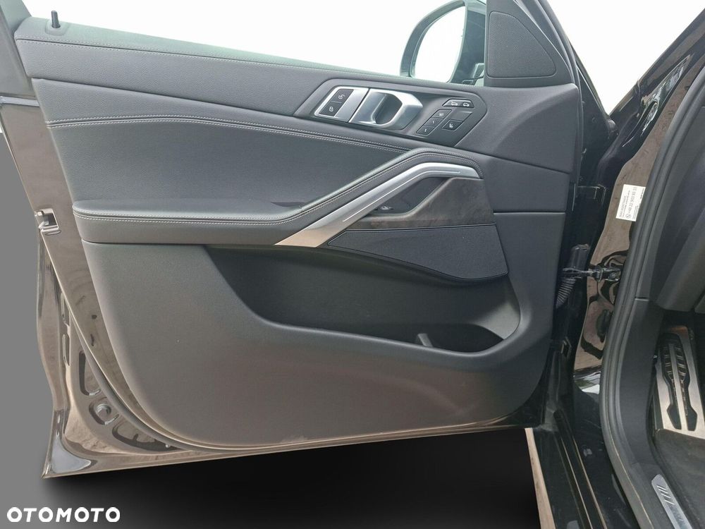 BMW X6 xDrive40d mHEV - 12
