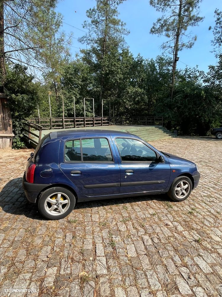 Renault Clio 1.2 RXE - 5