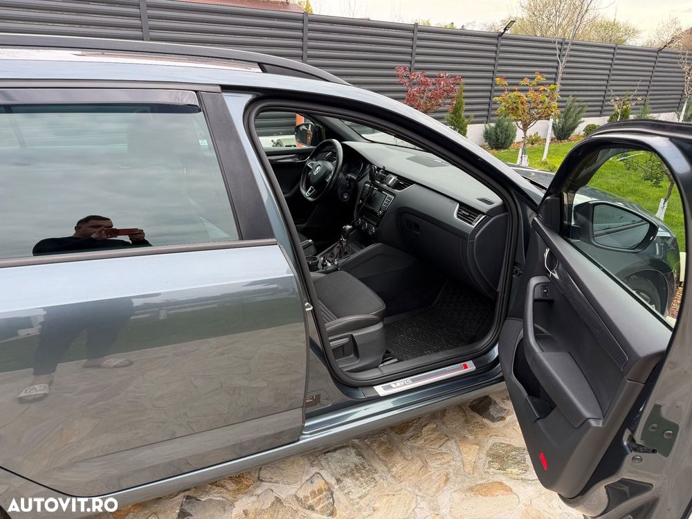 Skoda Octavia 2.0 TDI DSG RS - 2