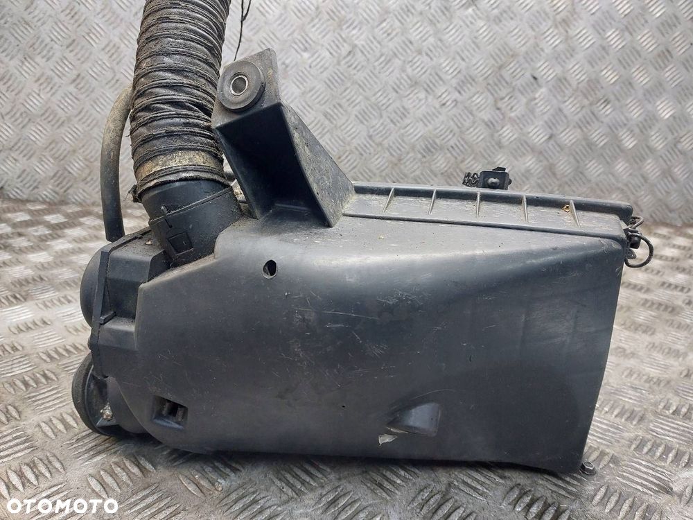 OBUDOWA FILTRA POWIETRZA AUDI 80 B4 2.0 8V ABK 037129607A - 3