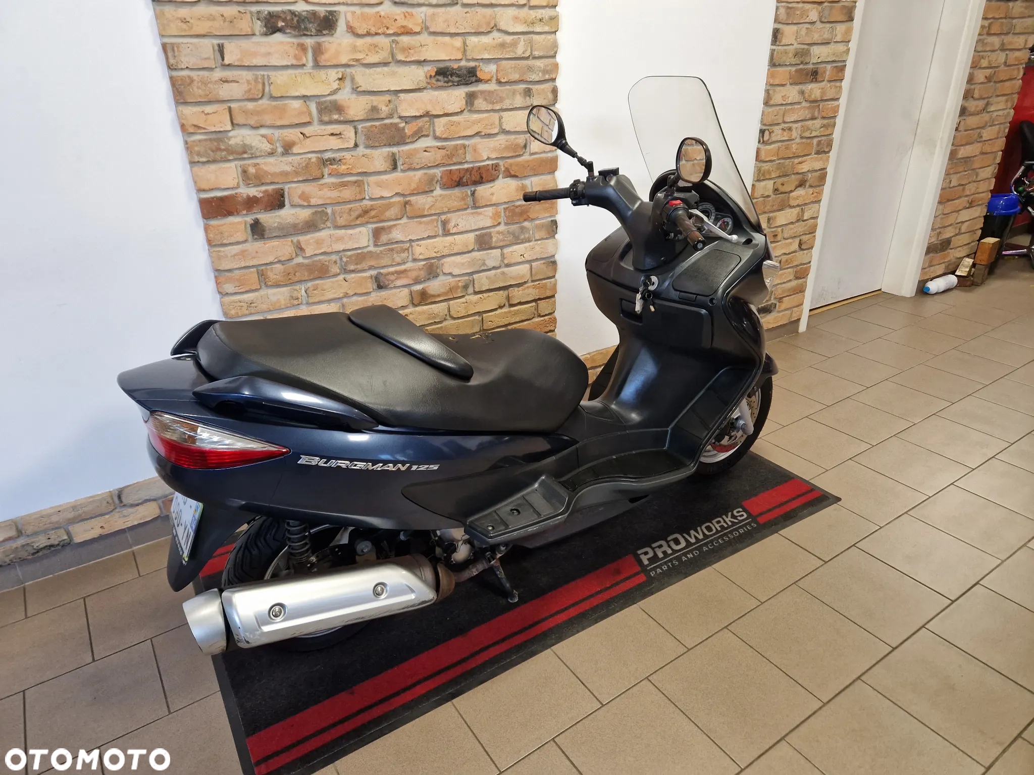 Suzuki Burgman - 4