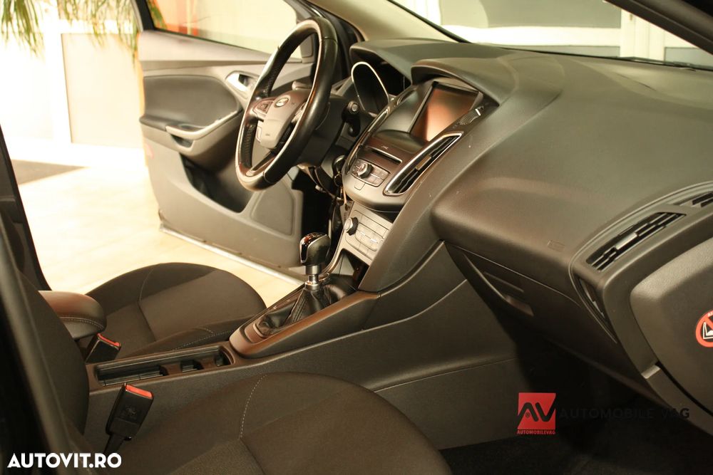 Ford Focus 1.5 TDCi DPF Start-Stopp-System Business - 9