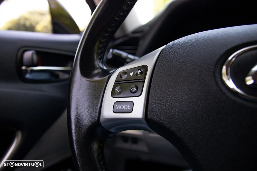 Lexus IS 200 d P.Executive 6G - 49