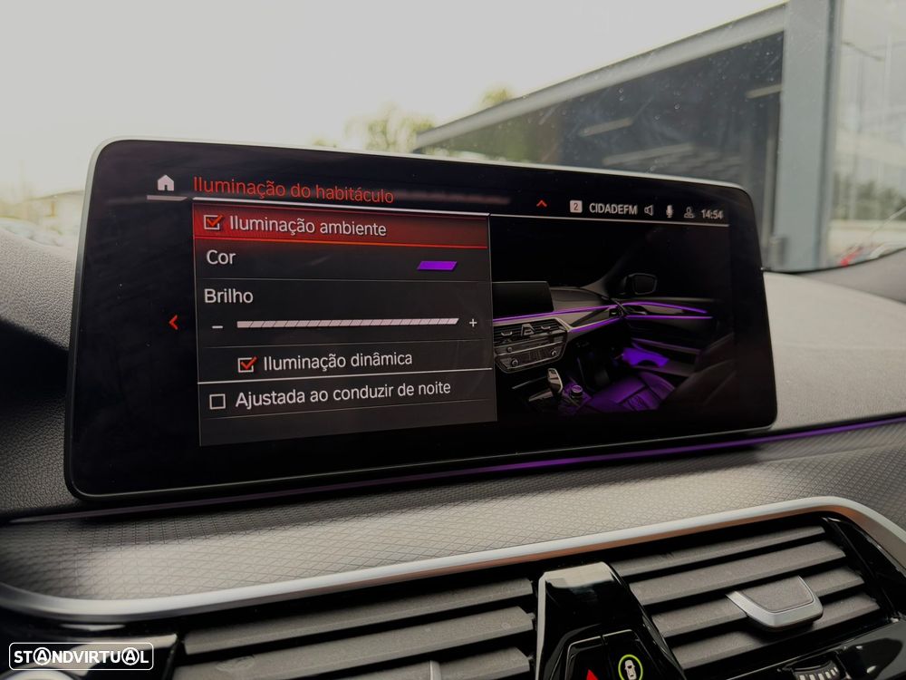 BMW 520 e Pack M - 44