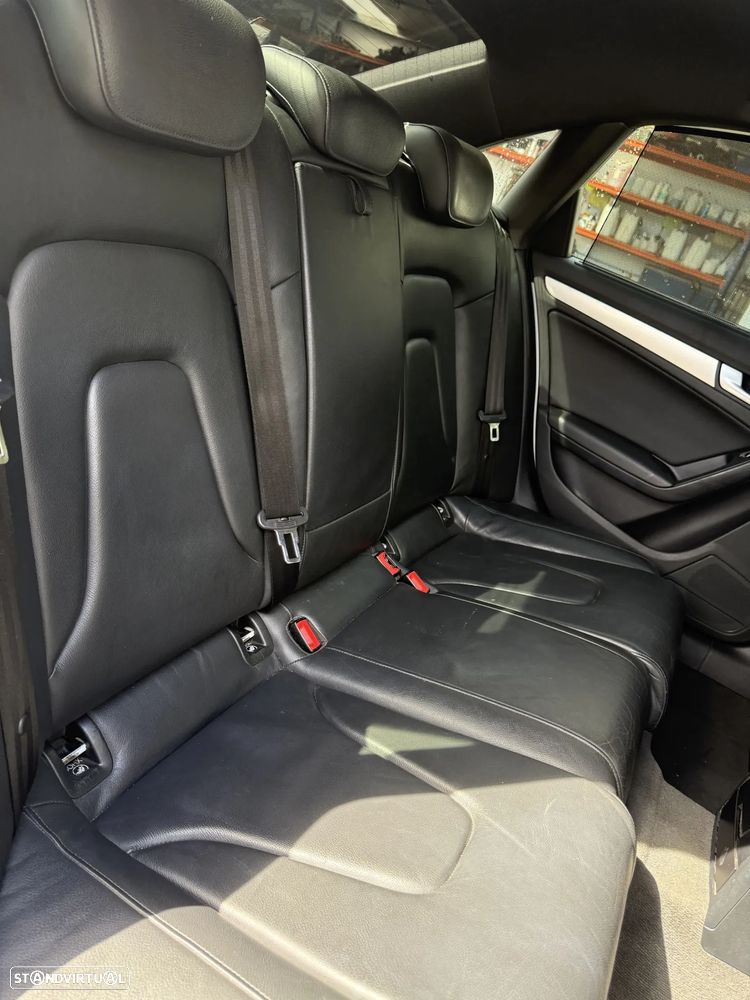 Audi A4 2.0 TDI Business Line S-line - 13