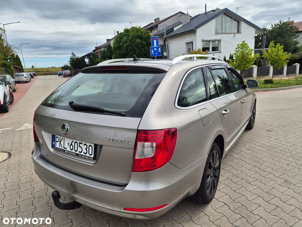 Skoda Superb 2.0 TDI L&K DSG - 36
