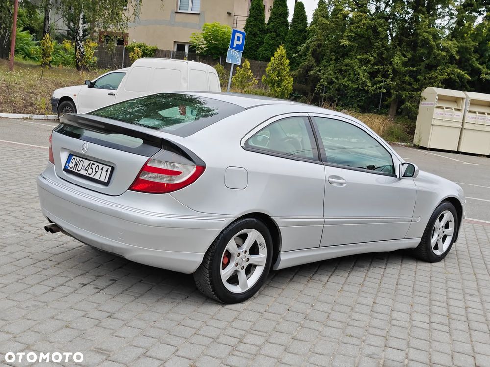 Mercedes-Benz Klasa C 180 Kompressor Sport Edition - 14