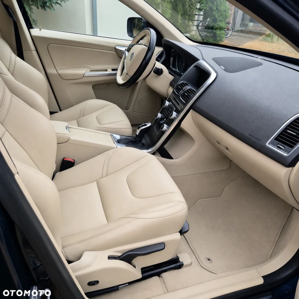Volvo XC 60 D4 Drive-E Momentum - 16