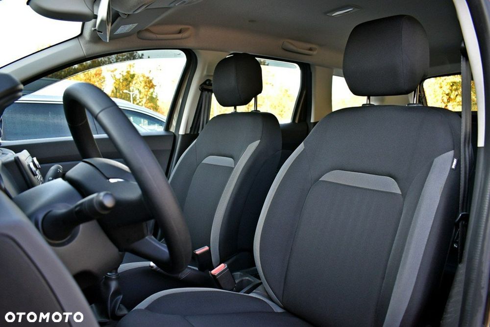 Dacia Duster 1.6 SCe Essential - 10