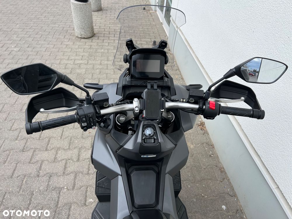 Honda ADV350 - 5