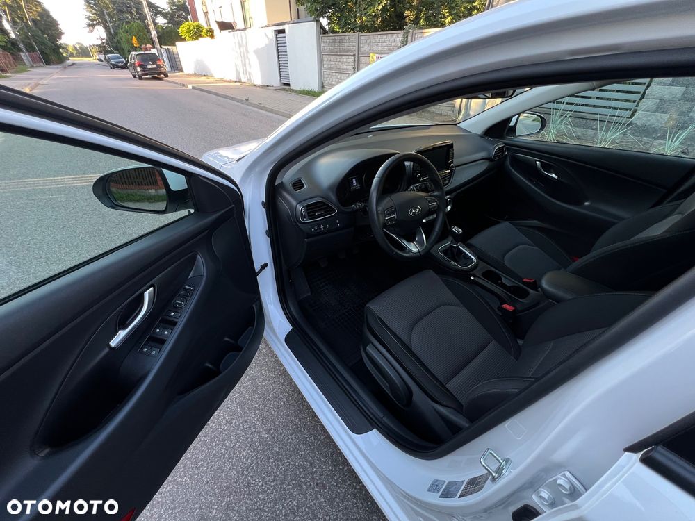 Hyundai i30 1.5 T-GDI 48V Classic + - 21
