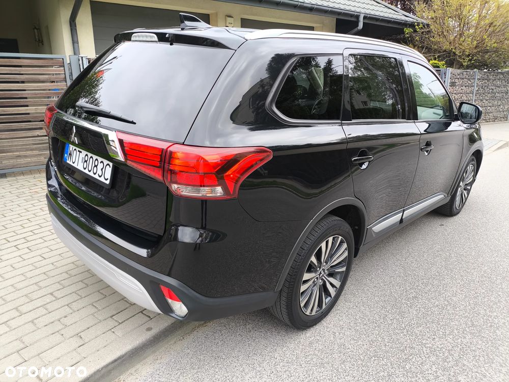 Mitsubishi Outlander - 3