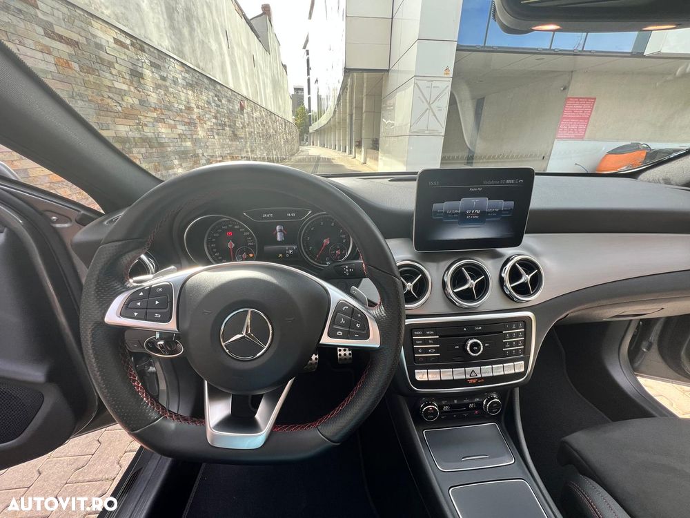Mercedes-Benz GLA 250 4MATIC 7G-DCT AMG Line - 12