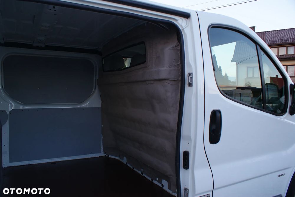 Opel Vivaro - 15