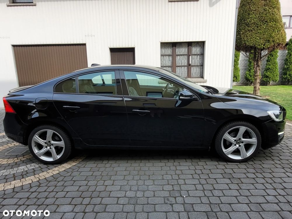 Volvo S60 D3 Linje Svart - 12