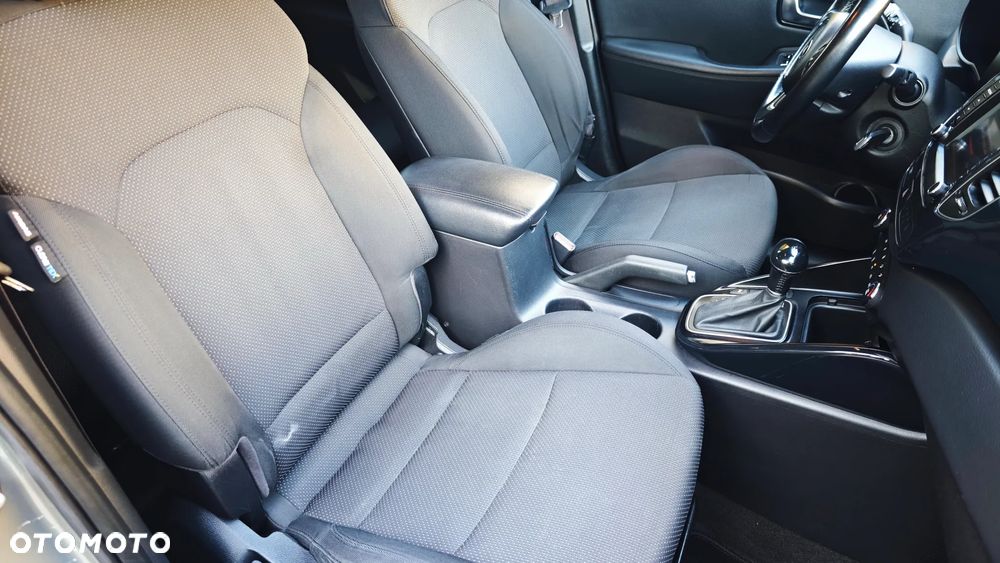 Kia Carens 1.7 CRDi Business Line 7os 7DCT - 20
