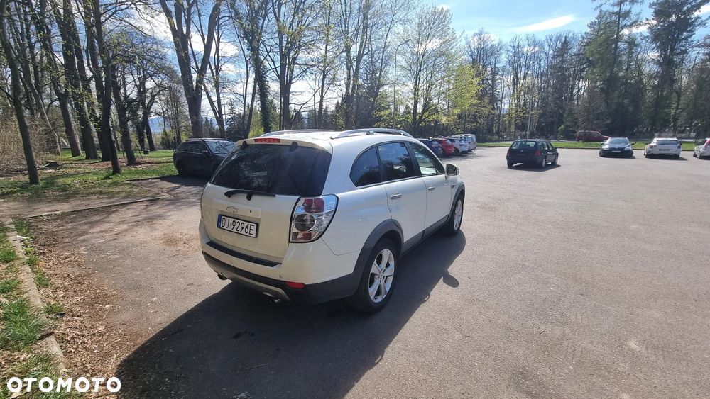 Chevrolet Captiva 2.2 D LT+ - 4