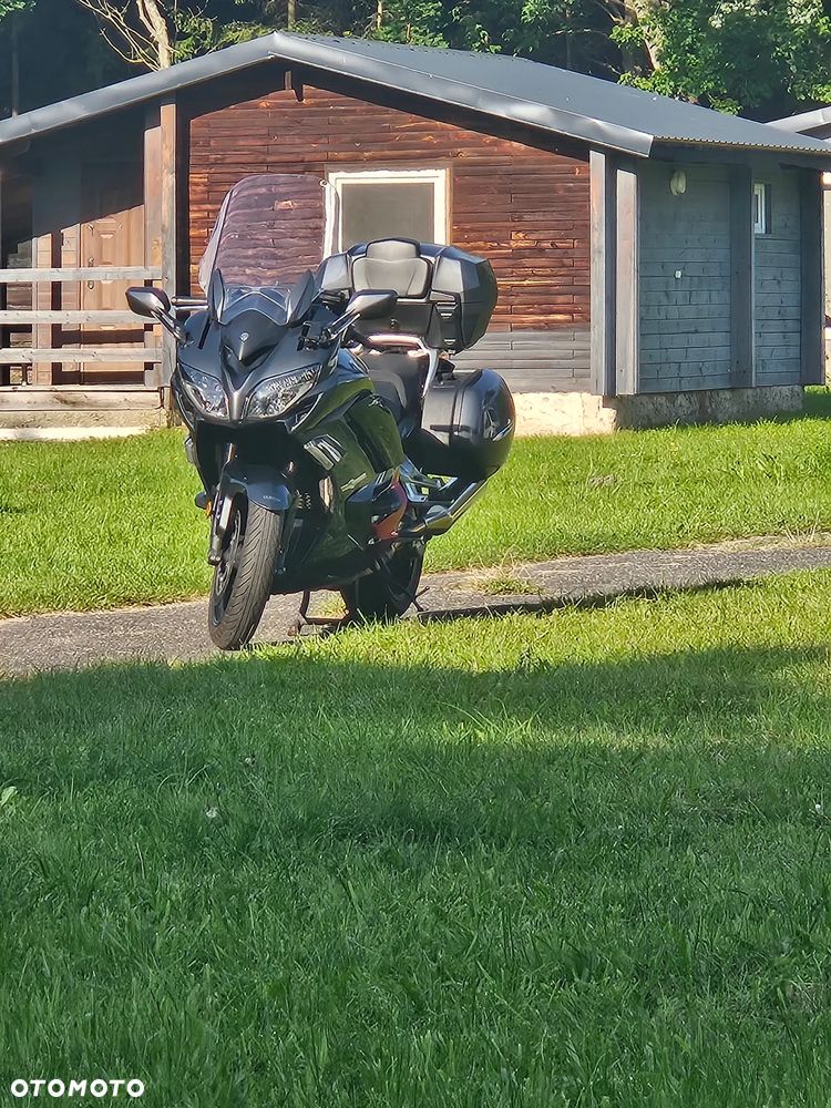 Yamaha FJR - 6