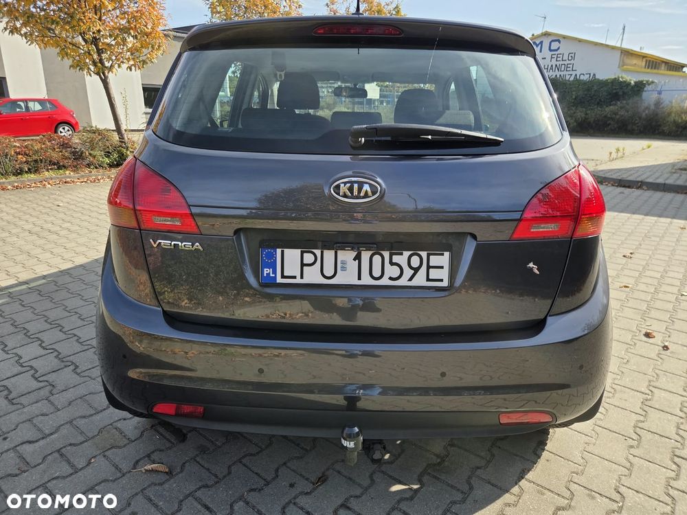 Kia Venga 1.6 L - 11