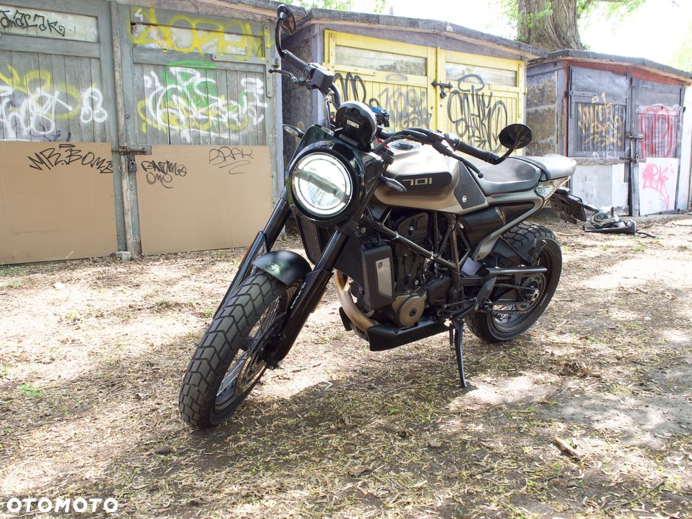 Husqvarna Svartpilen - 17