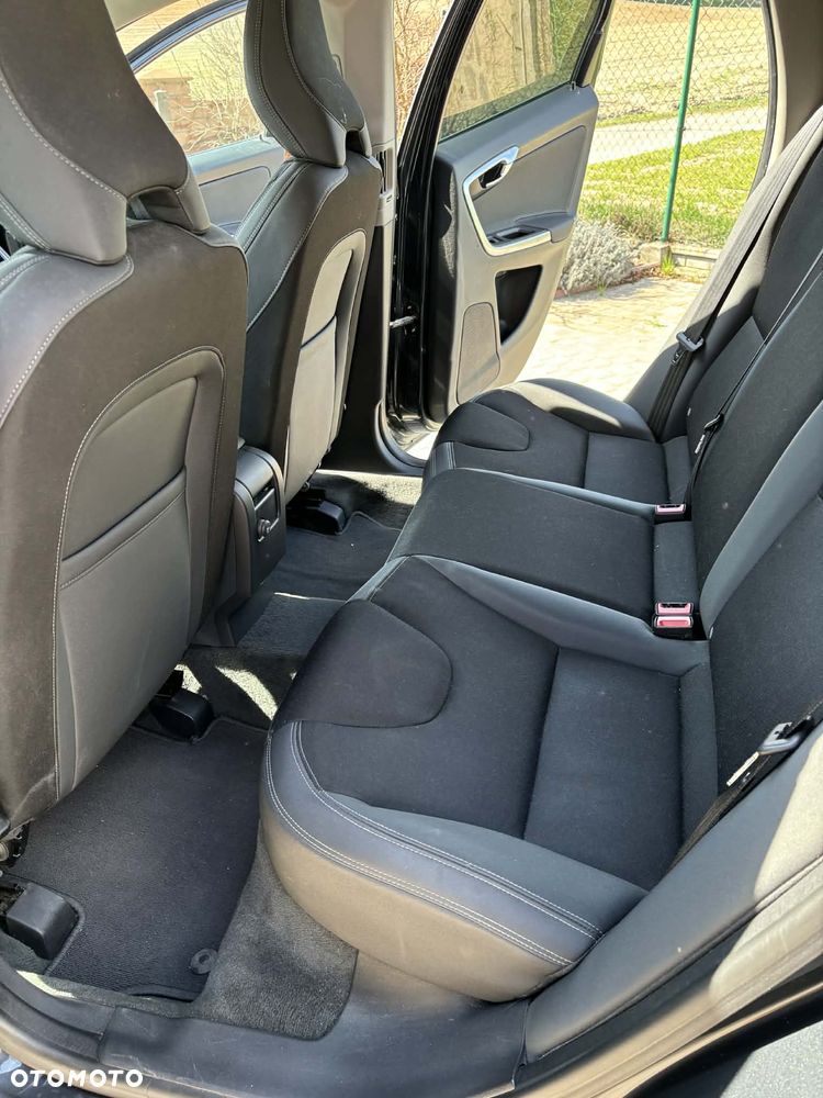 Volvo XC 60 D3 Momentum - 16
