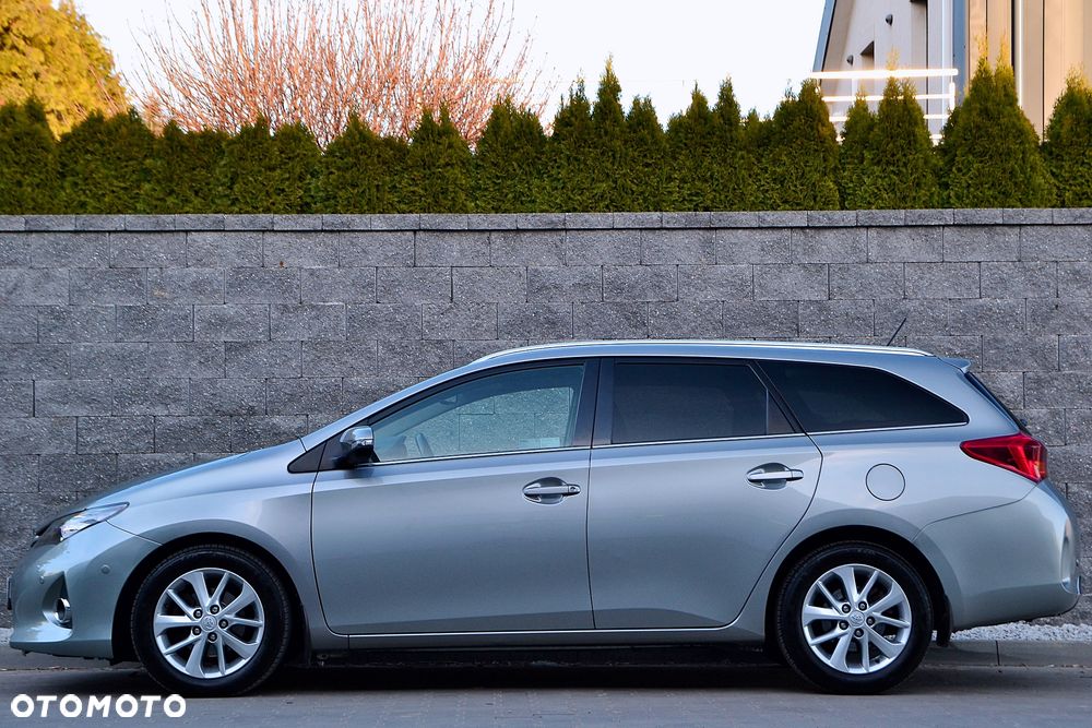 Toyota Auris 1.4 D-4D Premium - 8