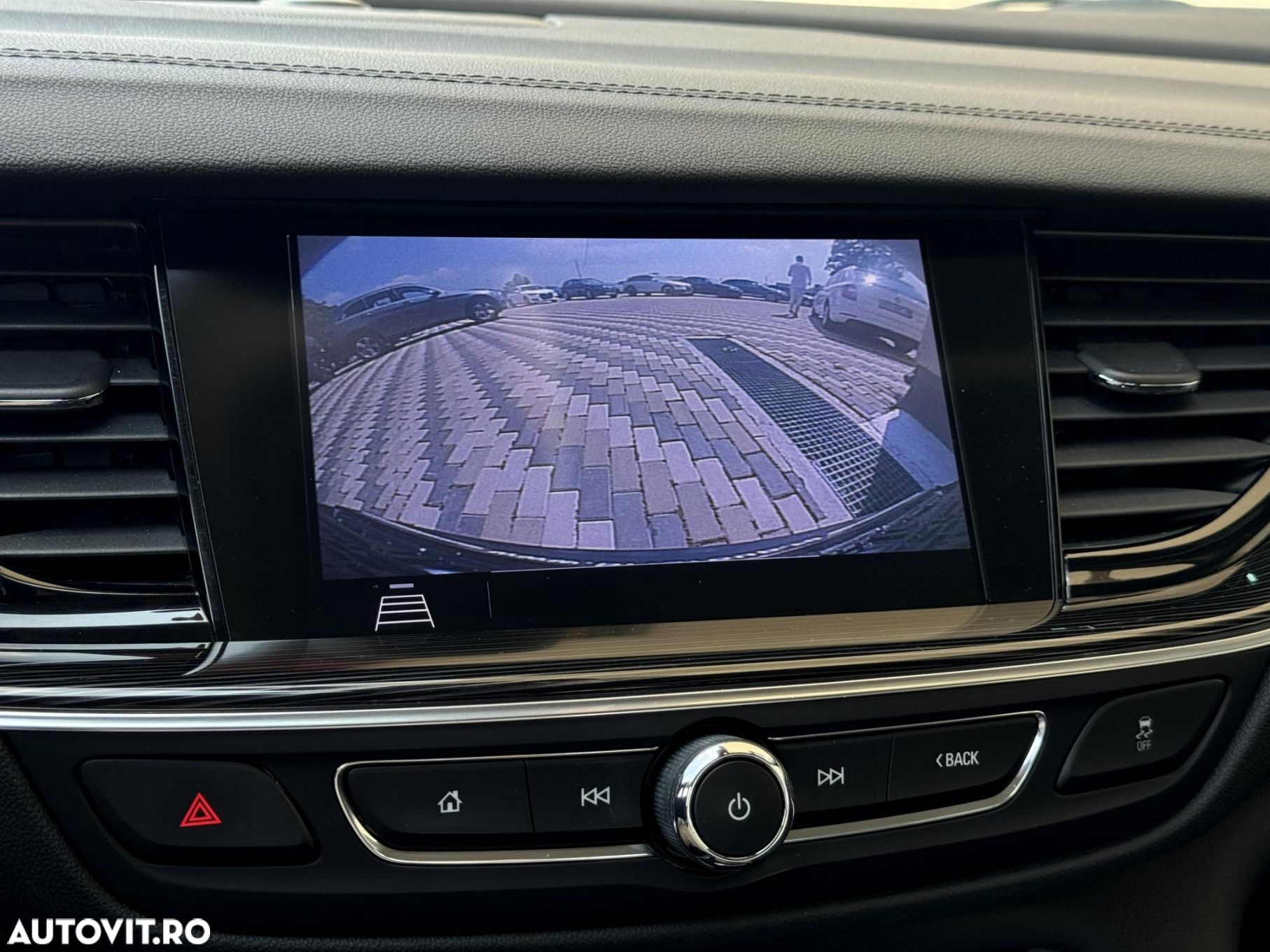Opel Insignia - 12