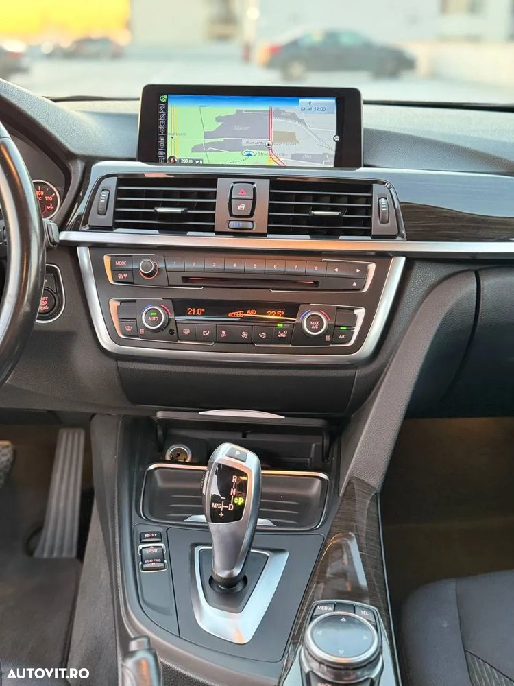 BMW Seria 3 320d Efficient Dynamic Edition Aut. Luxury Line - 10