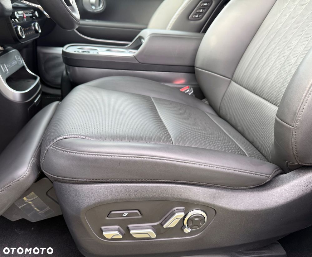 Hyundai IONIQ 9 110kWh Calligraphy AWD - 12