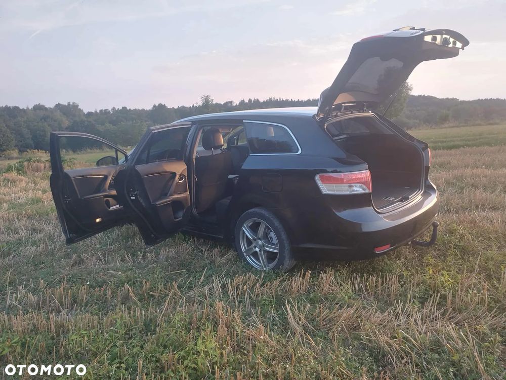 Toyota Avensis Combi 1.6 Comfort - 5