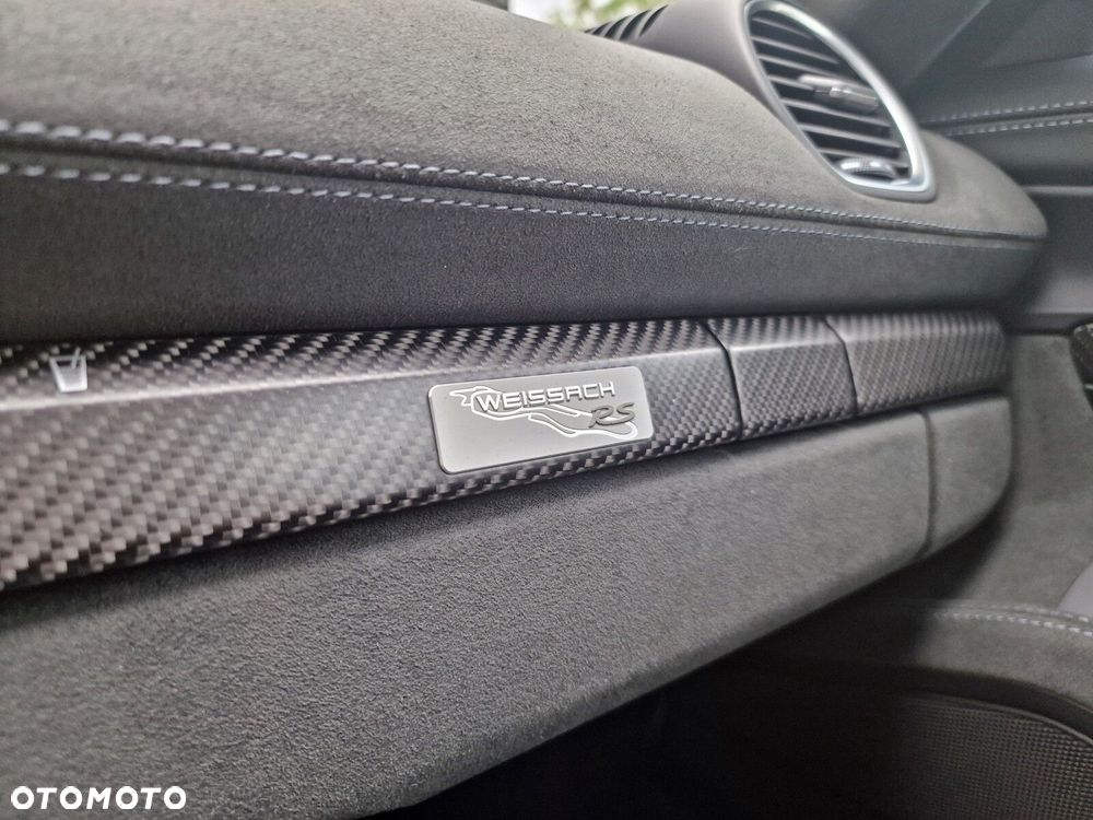 Porsche 718 Cayman - 15