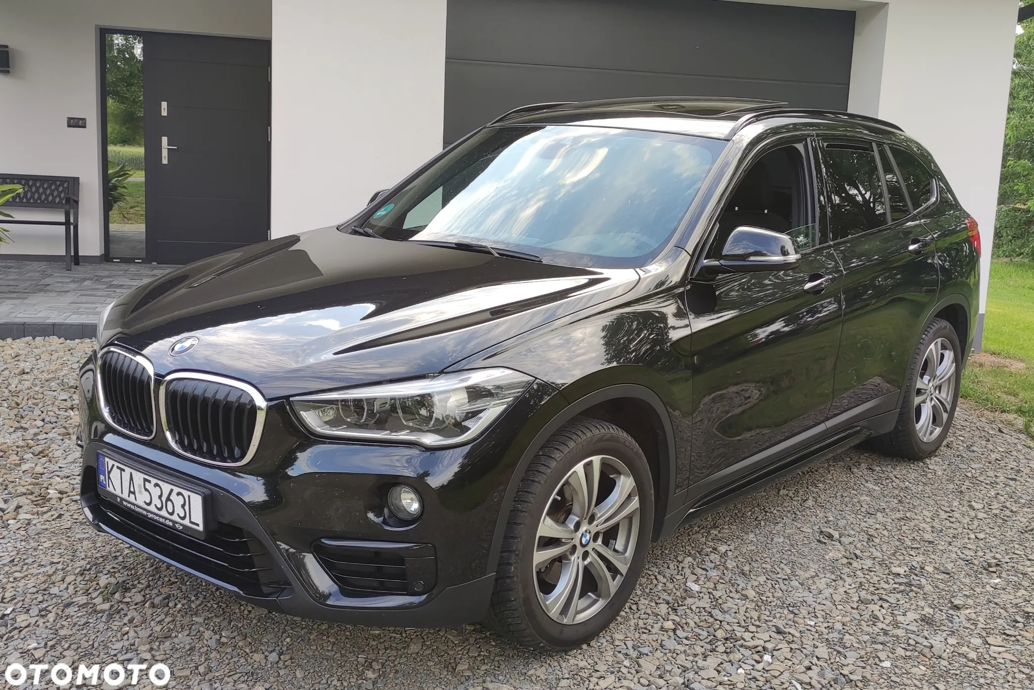 BMW X1 xDrive18d - 11
