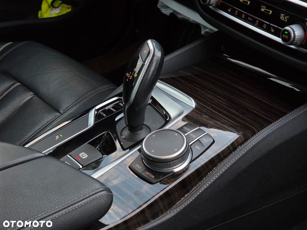 BMW Seria 5 520d xDrive Luxury Line - 16