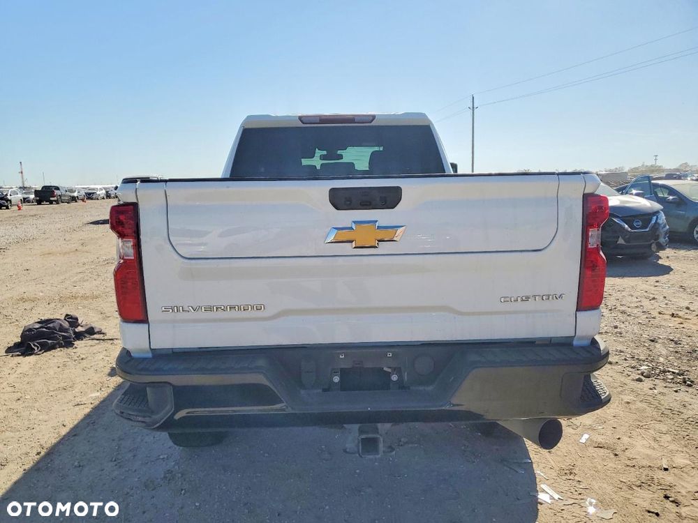 Chevrolet Silverado - 7